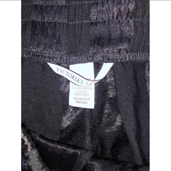 Victoria’s Secret comfy shorts xs - Picture 2 of 2